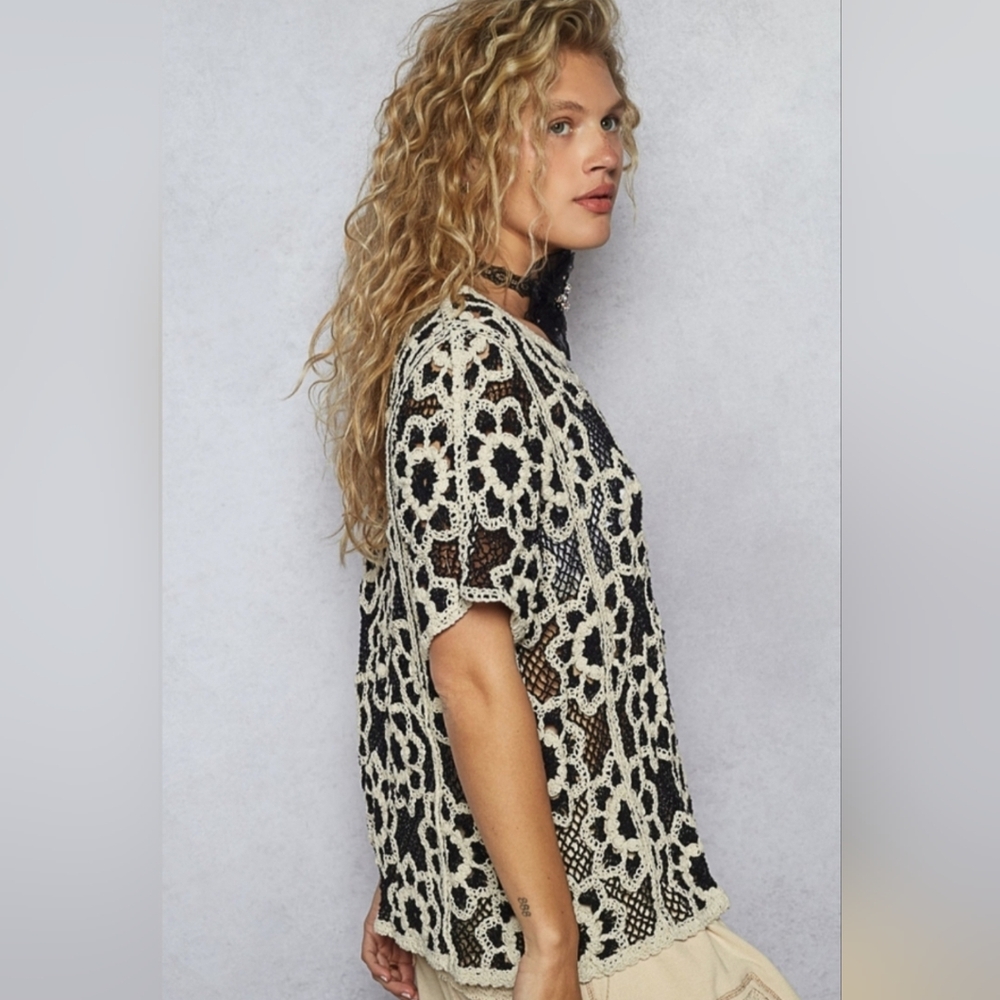 NWT POL Open-Crochet Top ~ Floral Design ~ Black & Cream ~ One Size - Picture 2 of 8